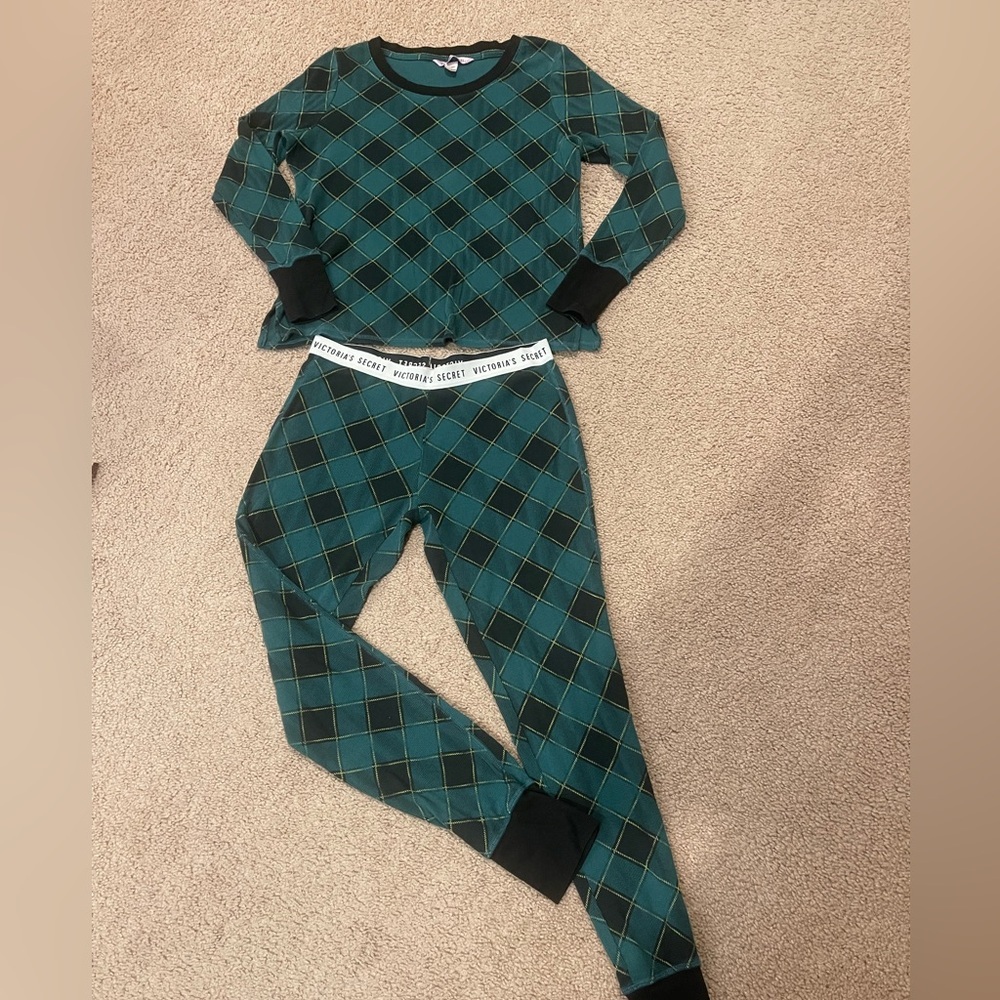 VICTORIA's SECRET Argyle Thermal Long Pajama Set - Picture 2 of 10